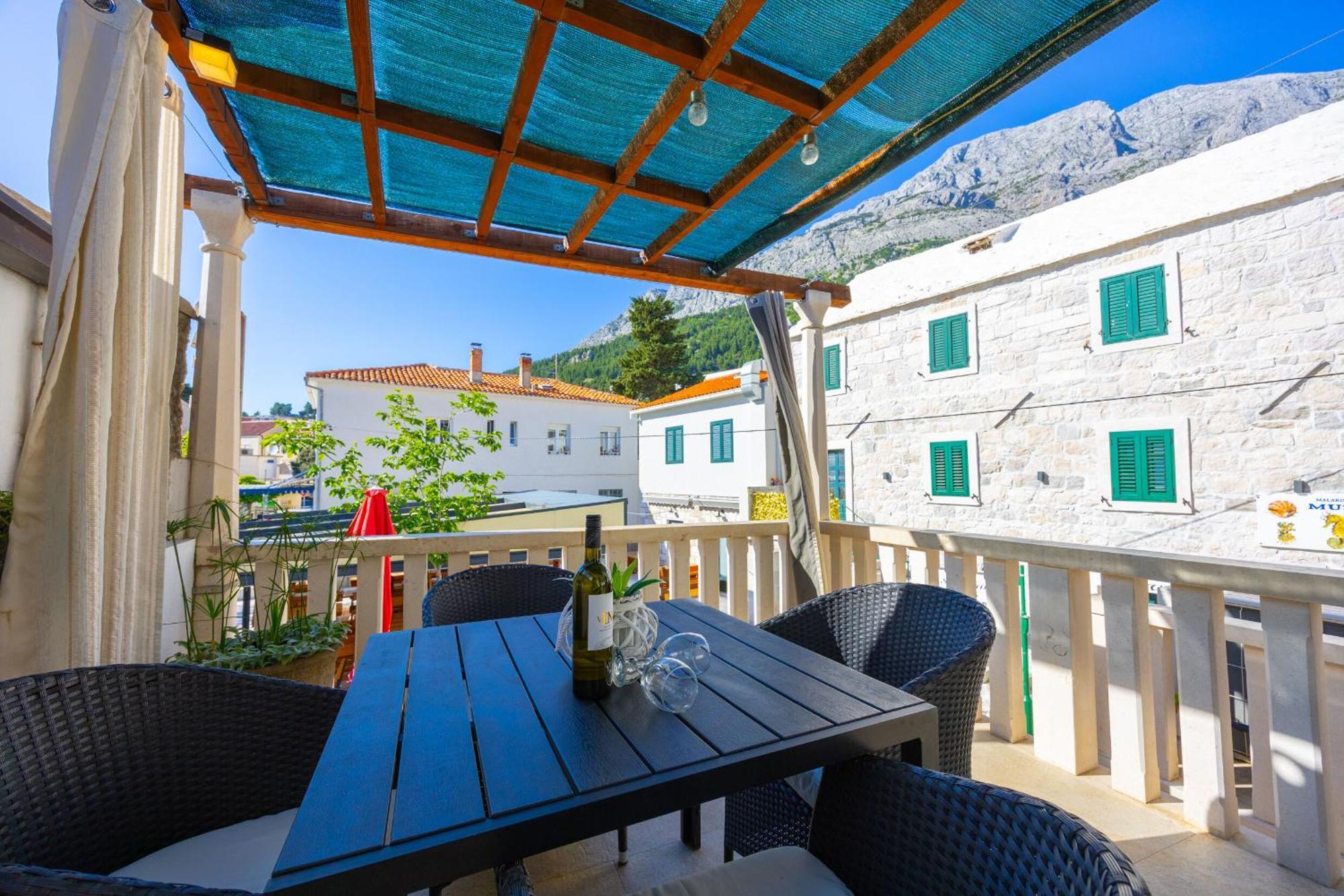 Apartment Mihaljević Baska Voda Bagian luar foto