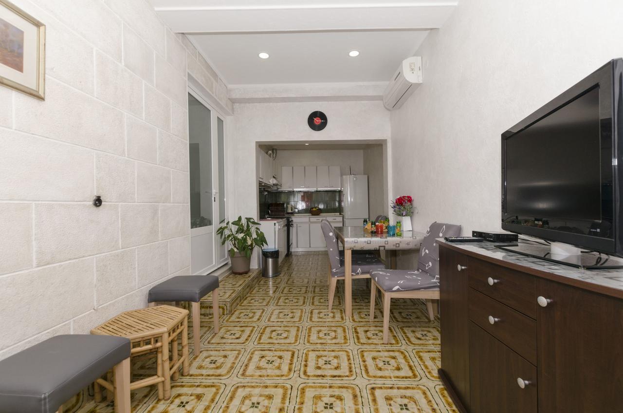 Apartment Mihaljević Baska Voda Ruang foto