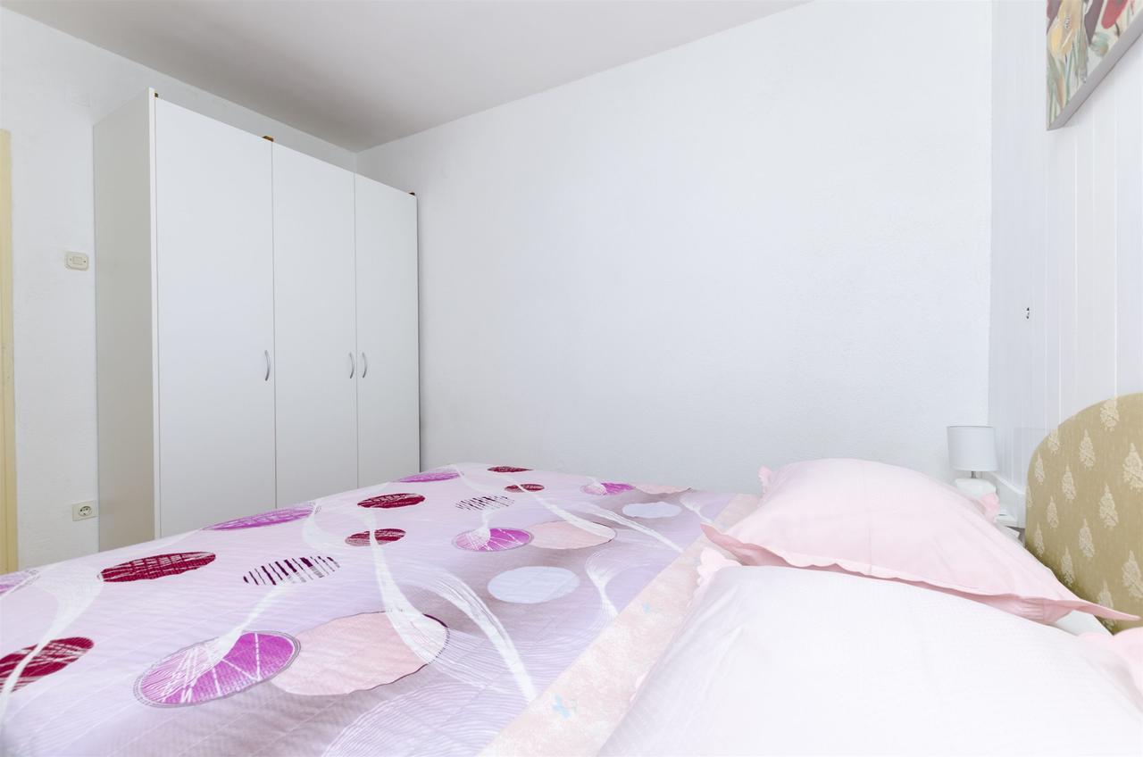 Apartment Mihaljević Baska Voda Bagian luar foto