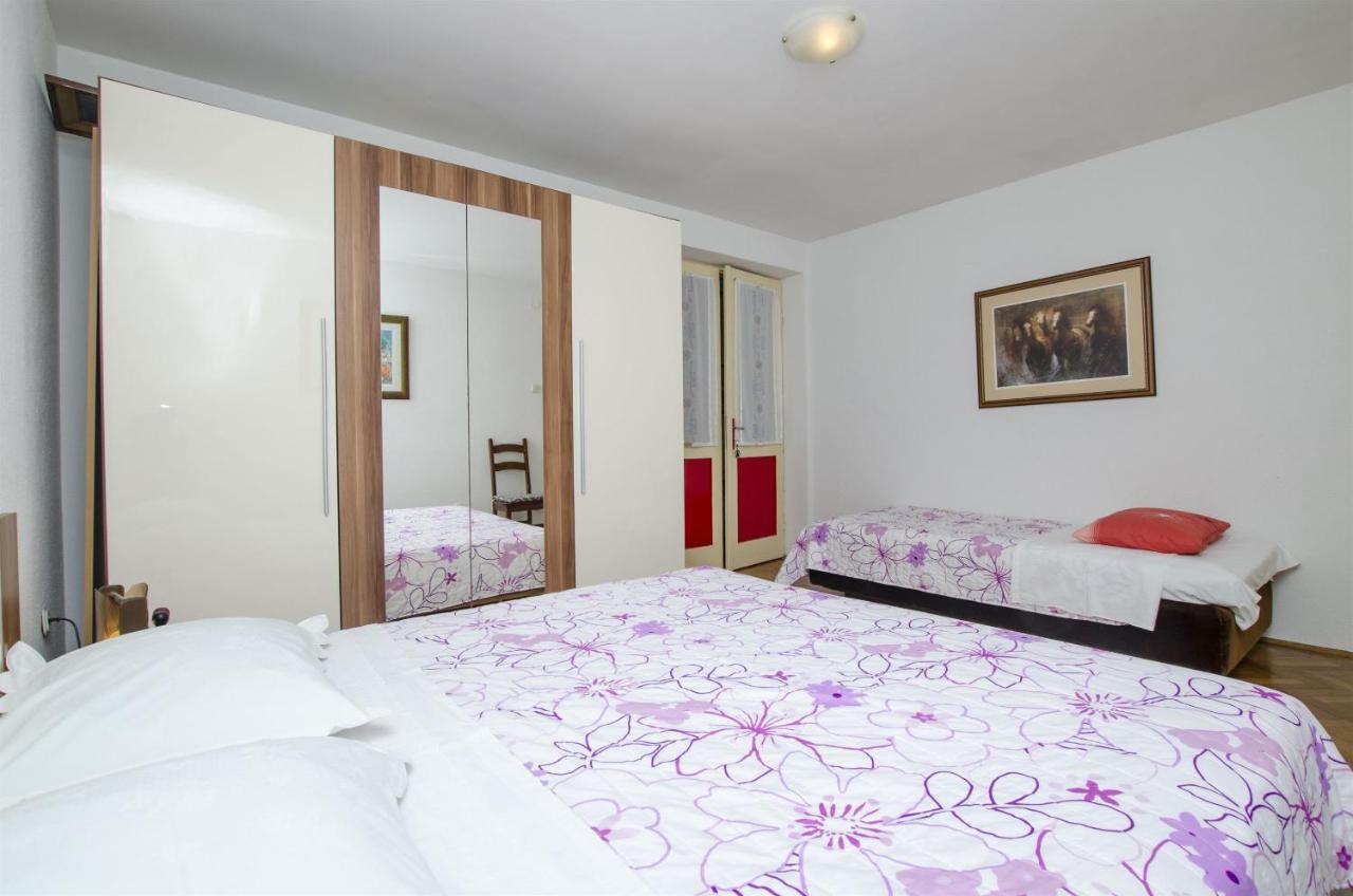 Apartment Mihaljević Baska Voda Bagian luar foto